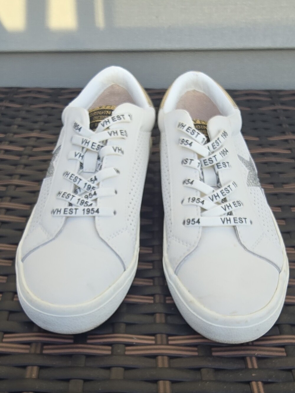 Vintage Havana Savanna White Rhinestone Star Sneakers Gold Heel Women’s Size 8